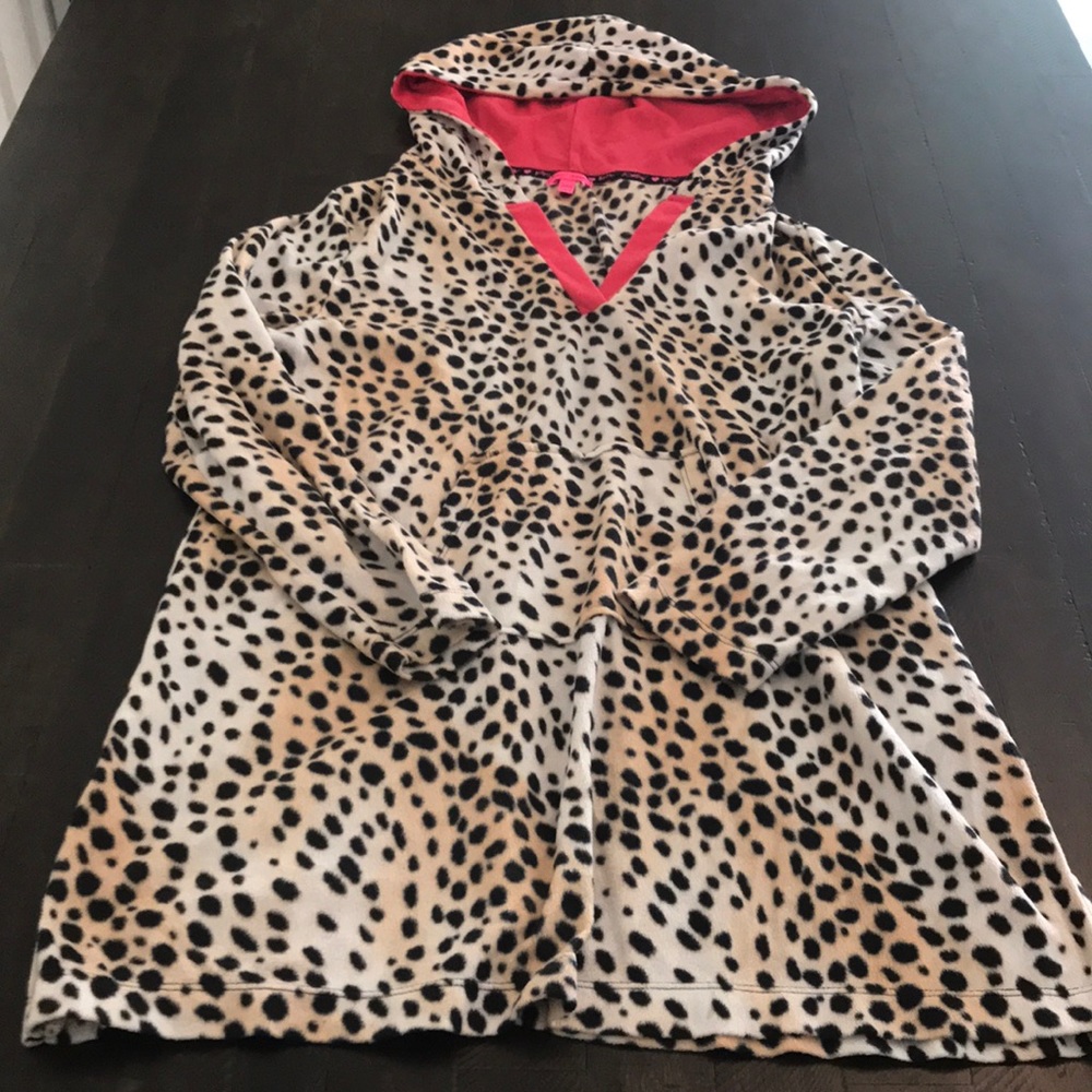 Betsy Johnson fleece cheetah hoodie